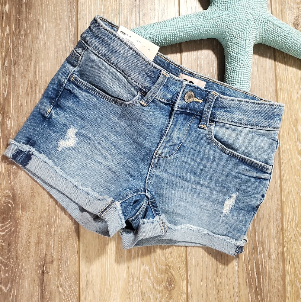 Girls Denim Shorts By So, Distressed, Light- Med Wash Mid-rise shorties Size 7